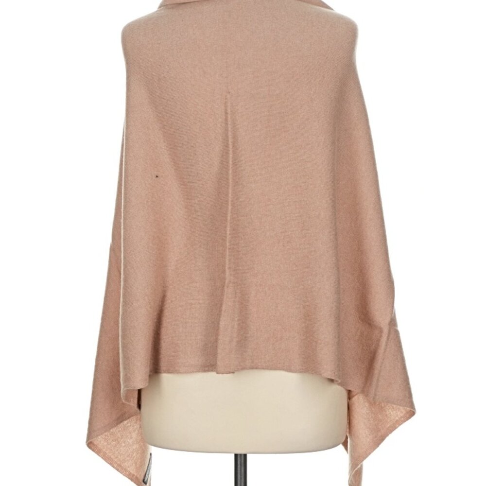 Poncho - Picture 2 of 3